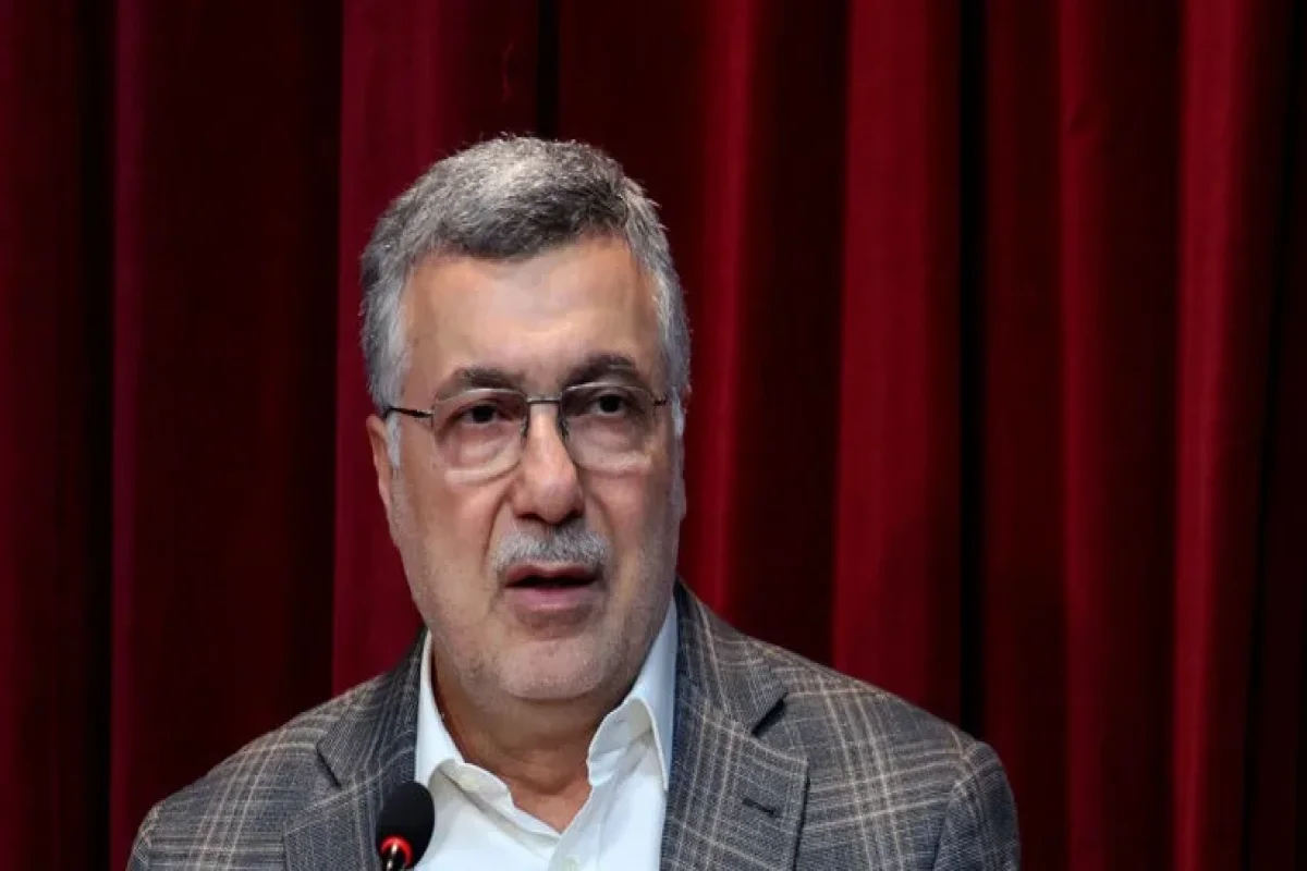 وزیر بهداشت بابت رخداد نشست خبری معاونت وزارتخانه عذرخواهی کرد