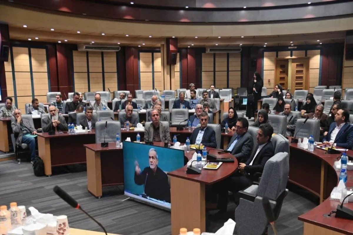دولت چهاردهم از نقد استقبال می‌کند