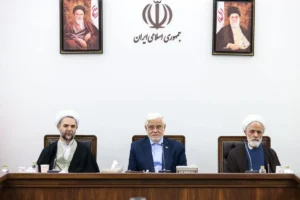 عارف: مقابله با گران‌فروشی و احتکار ضروری است