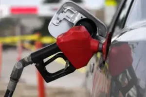 کشور روی موج مصرف بنزین؛ نیمی از خودروها فرسوده و پرمصرف‌اند