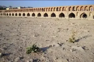 نماینده مجلس: بحران آب اصفهان تا سه ماه آینده چندین استان را درگیر می‌کند