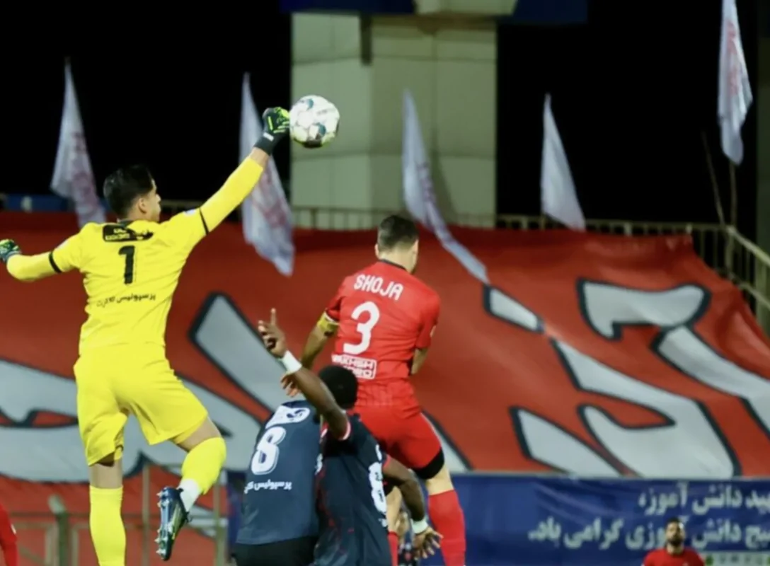 دیدار ۲ تیم تراکتور تبریز و پرسپولیس تهران برنده نداشت