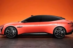 آتش‌سوزی نادر آواتار ۰۶ در چین؛ ۷ خودرو دیگر نیز سوختند