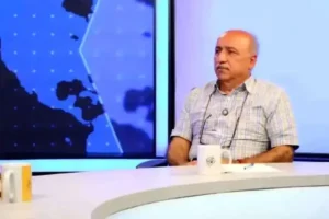 مرتضی افقه در گفتگو با فرارو مطرح کرد: از سال ۱۳۹۷ تا کنون ریخت و پاش دولت ها جمع نشده/ دولت نباید تاوان تورم را از سفره های کوچک شده مردم بگیرد