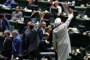 جلوی قانون‌های هزینه‌ساز نمایندگان گرفته می‌شود؟