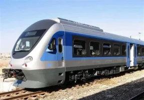 توقف 10 ساعته قطار جوپار تهران-بندرعباس در ایستگاه؛ مسافران در واگن‌ها حبس شده‌اند