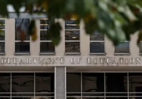دولت آمریکا گام‌هایی را برای انحلال وزارت آموزش برداشته است