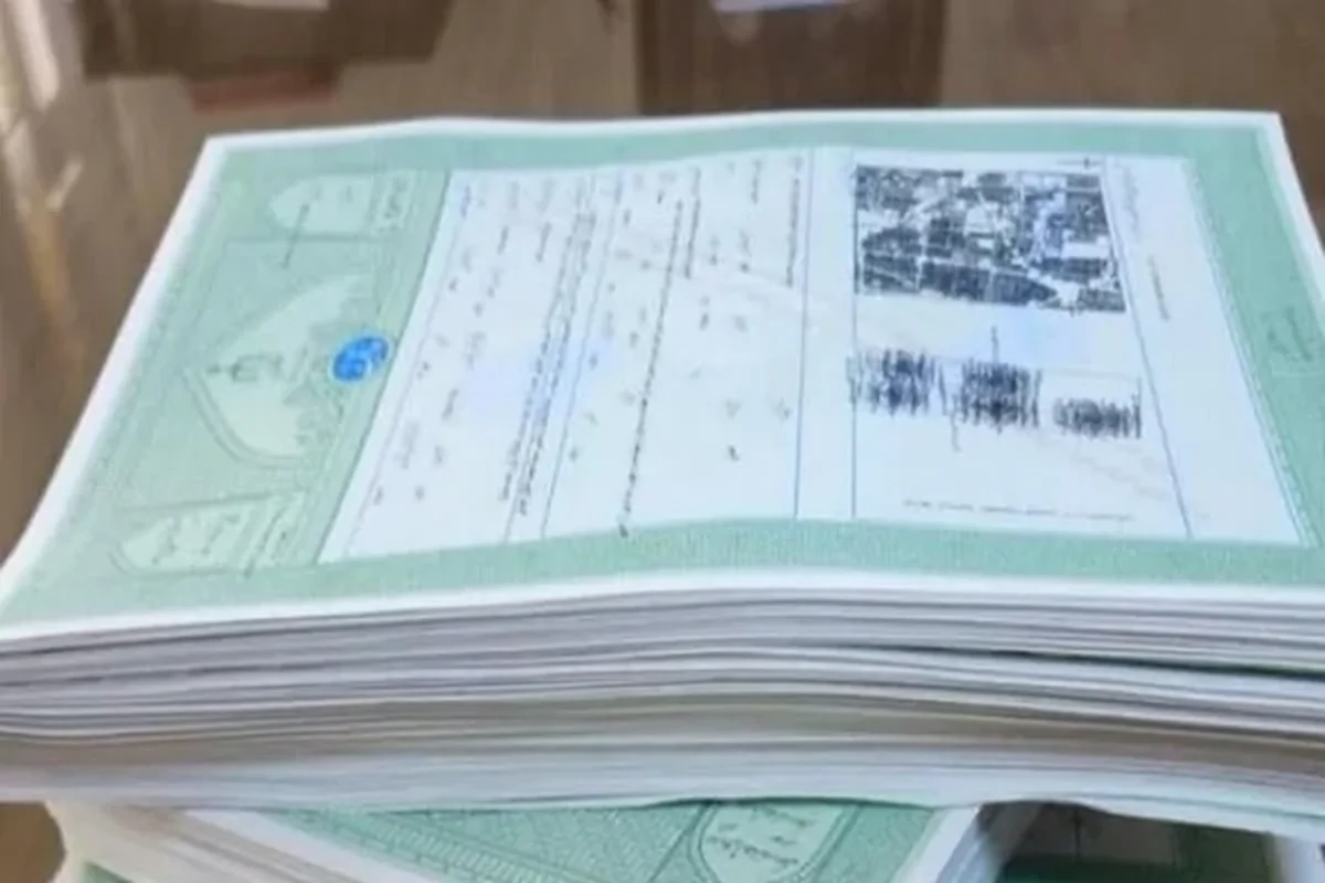 اهدای ۶۴۰۰سند مالکیت نهضت ملی مسکن در قم