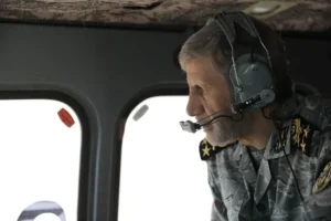 فرمانده کل ارتش از روند احداث دیوار مرزی در شمال شرق کشور دیدن کرد