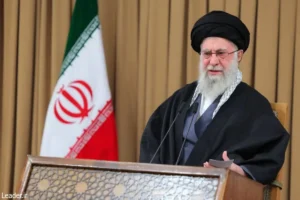 رهبرانقلاب: زمینه افزایش قدرت ملی بسیج باید در نسل‌های بعدی ادامه یابد