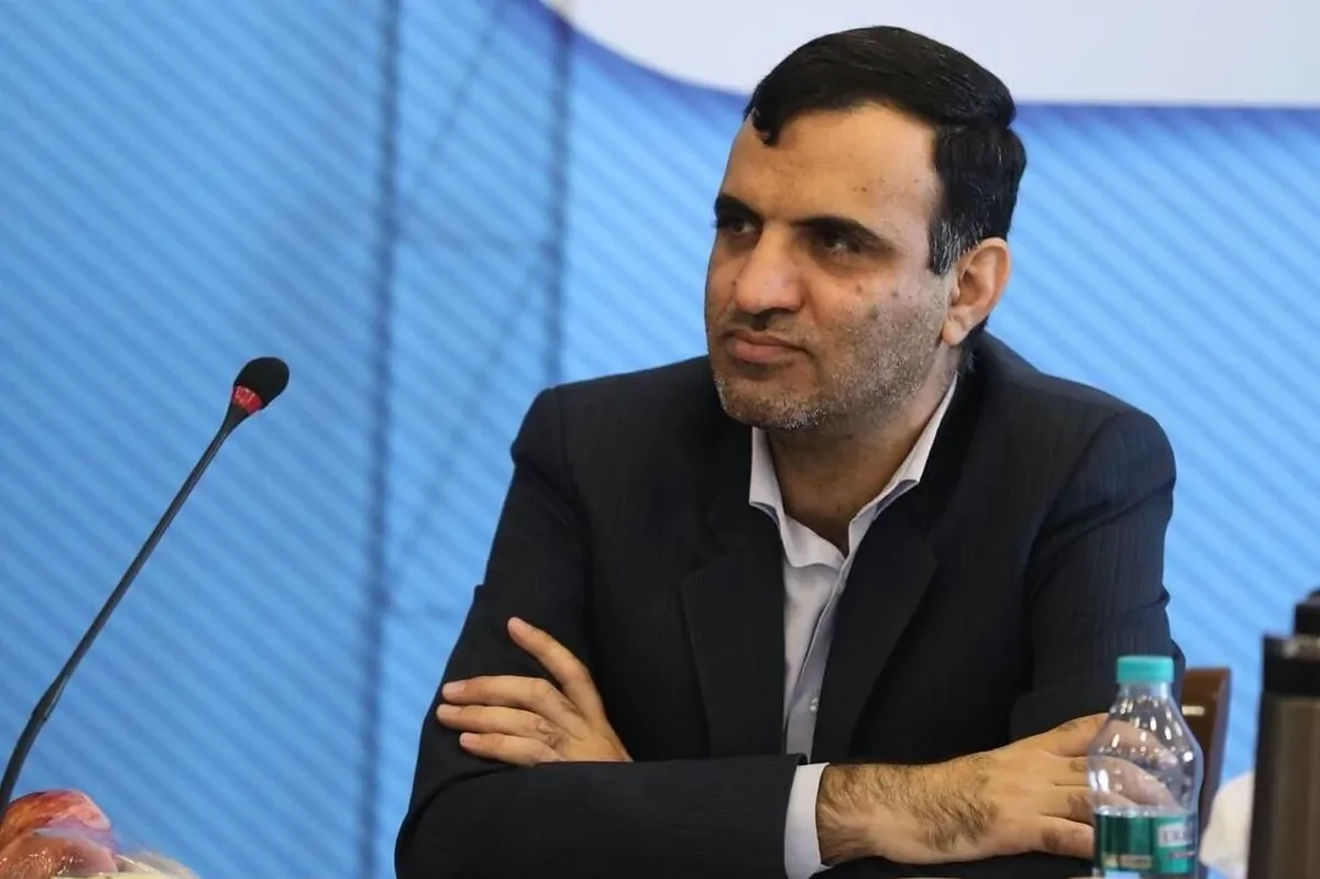 فولاد مبارکه ۲۵۰ هزار تن ورق گرم را با نرخ پایه ۴۲،۳۰۰ تومان عرضه می‌کند