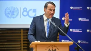 وزیر خارجه لهستان: ترجیح می‌دهیم علف بخوریم تا اینکه مستعمره روسیه شویم