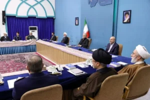 سرنوشت فیلترینگ در دست این چند نفر/ مخالفت با فیلترینگ در تریبون، همراهی با آن پشت درهای بسته