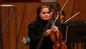 خط‌شکنی رهبری یک زن در ارکستر تهران