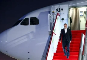 پزشکیان وارد آستانه پایتخت قزاقستان شد