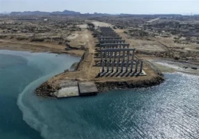 اعتبار یک همتی برای اجرای چهار پایه پل خلیج فارس