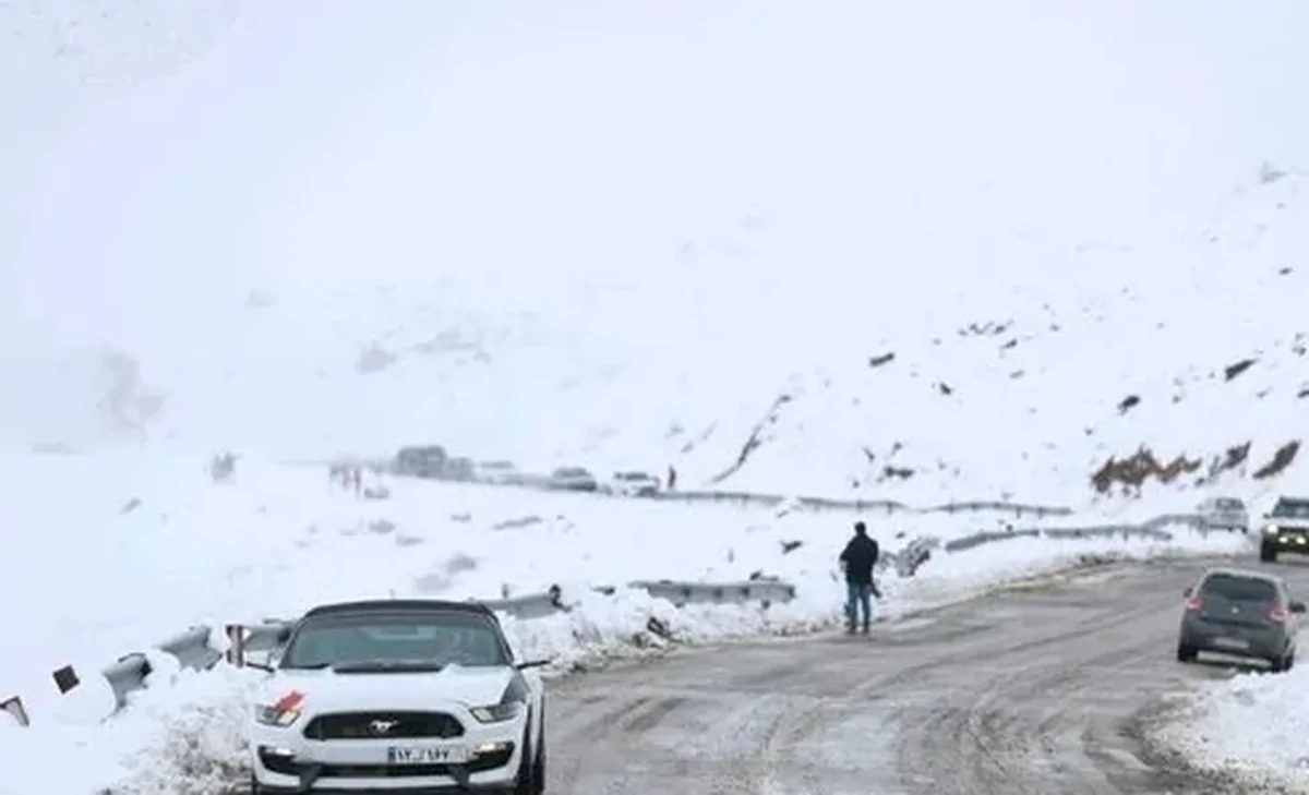 جاده کندوان برفی و لغزنده شد