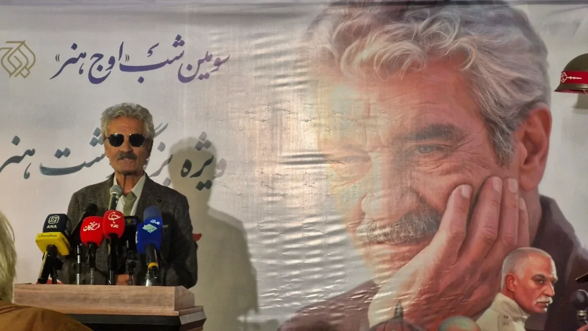 در سومین شب اوج هنر از جعفر دهقان تجلیل شد