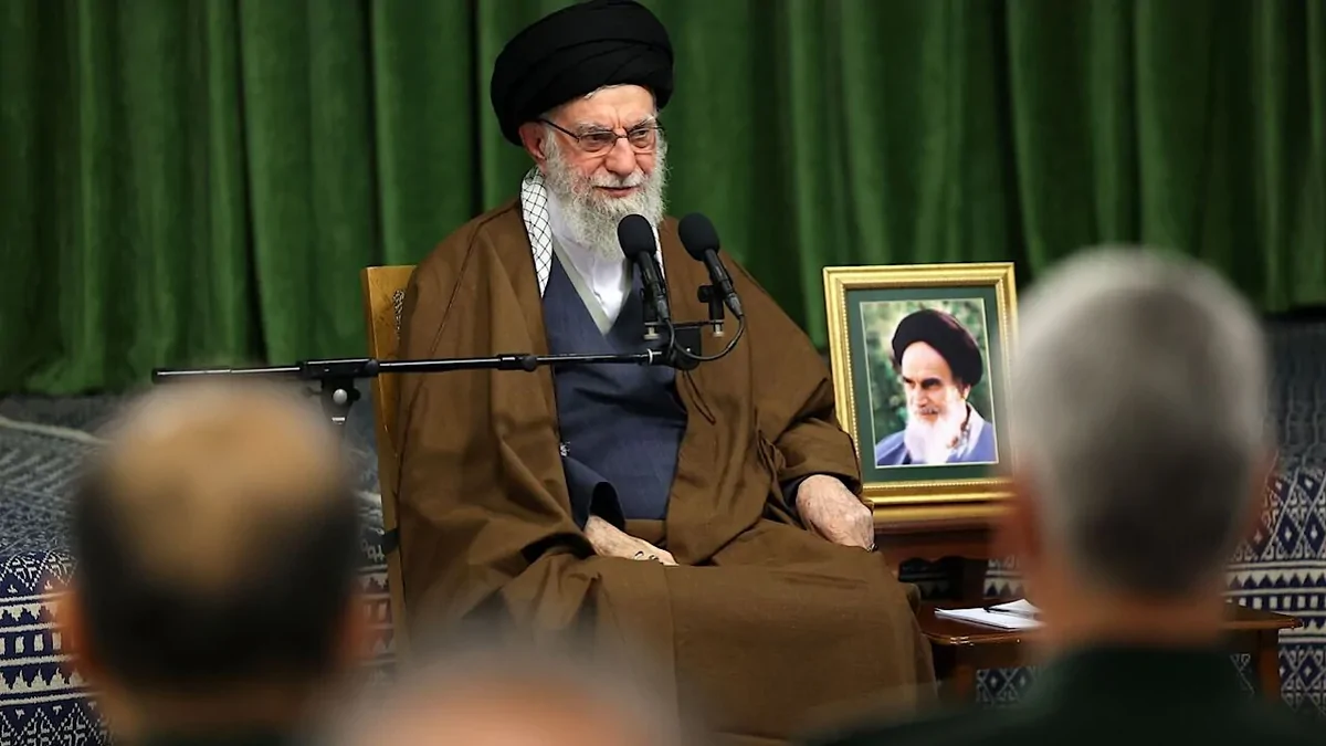 رهبر انقلاب: ارزش‌ها و انگیزه‌های شهدا باید به نسل بعد انتقال یابد