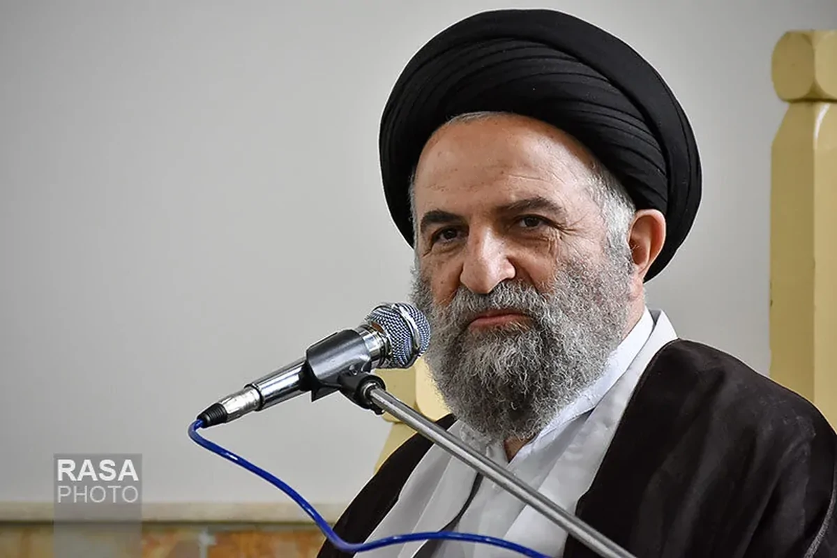 انتقاد عضو جامعه مدرسین از تضعیف دولت توسط نمایندگان مجلس و چهره های سیاسی