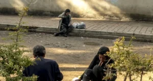 زنان بیشتر از مردان، مواد مصرف می‌کنند