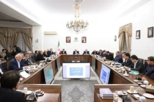 عارف: خود تولیدکنندگان لبنیات قیمت را متعادل کنند