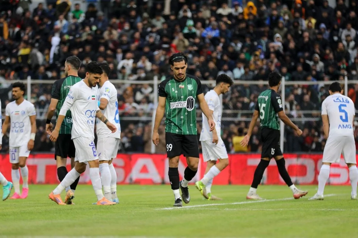 باشگاه خیبر از داور بازی با استقلال شکایت کرد