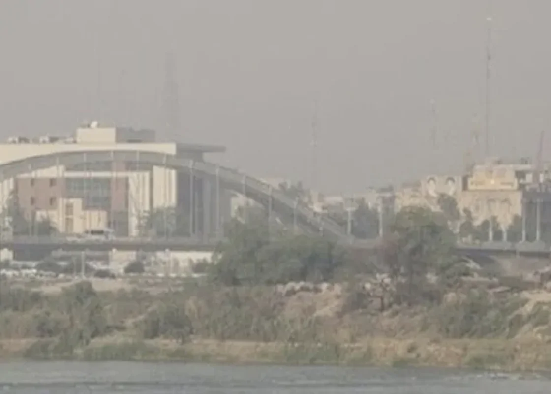 هوای ۱۷ شهر خوزستان در وضعیت «قرمز» و ناسالم قرار گرفت