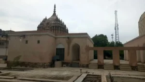 معبد هندوها بندرعباس سالم است / تصاویر منتشرشده با فناوری‌های تصویری دستکاری شده‌اند