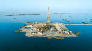 میزان افزایش تولید میادین نفتی با حضور وزیر نفت بررسی می‌شود