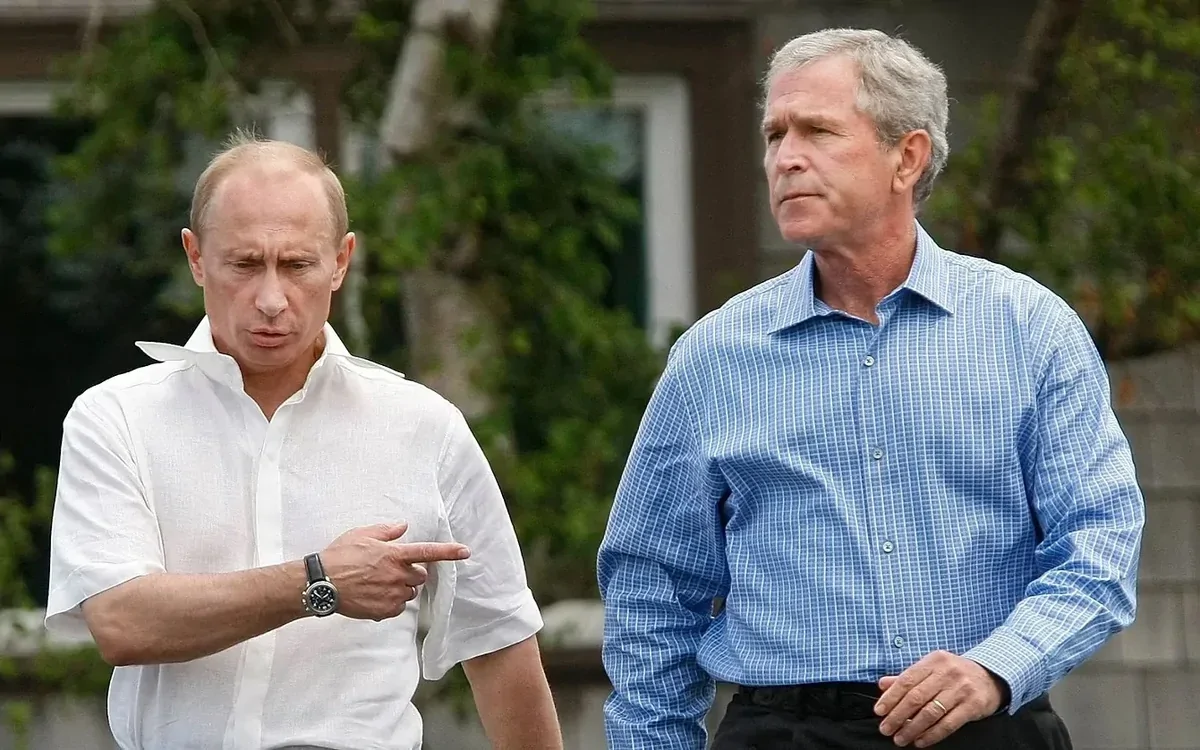 پوتین به بوش در سال 2005: اورانیومی با منشأ پاکستانی در ایران پیدا شده؛ این مرا نگران می‌کند