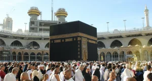 عمره از سر گرفته می‌شود