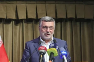 نسخه وزیر بهداشت برای جبران قیمت دارو / نامه به «قالیباف» درباره بودجه بیمه‌ها