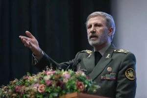 تنگه هرمز تحت نظارت کامل است؛ نیروی های مسلح برای هر نبردی کاملا آماده هستند