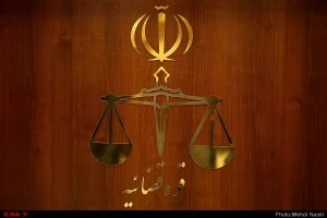 کیفرخواست "عباس عبدی" و مدیران روزنامه اعتماد صادر شد