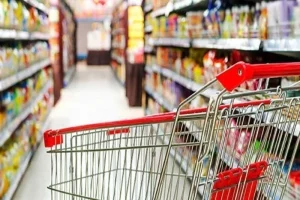 جزئیات تغییر قیمت 30 قلم خوراکی در یک سال اخیر