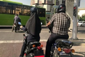 نوجوانان 16 ساله می‌توانند گواهینامه موتورسیکلت داشته باشند؛ زنان نمی توانند!