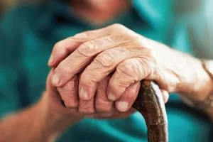 سالمندان؛ ۷ تا ۱۰ درصد جمعیت کشور / ۴۰ درصد تخت‌های بیمارستانی در اشغال سالمندان