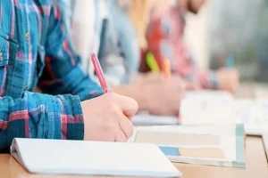 بررسی تغییر تاریخ برگزاری امتحانات نهایی