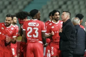 بازی پرسپولیس و چادرملو با تاخیر برگزار می‌شود