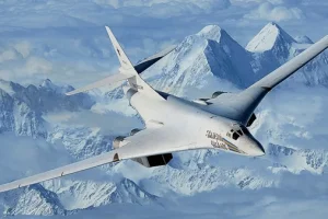بمب‌افکن روسی و آمریکایی؛ کدام قوی‌ترند؟