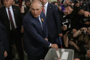 حزب حاکم پاشینیان در انتخابات پارلمانی ارمنستان پیشتاز شد
