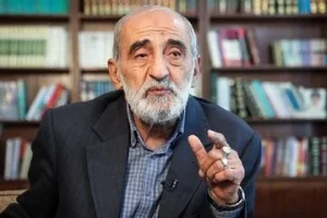 حسین شریعتمداری: یک جریان فکری انقلابی می خواهد رهبر انقلاب را فاقد قدرت معرفی کند