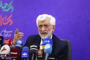 روزنامه جوان: سعید جلیلی چرا درباره حرفی که به نماینده ولی فقیه در سپاه زده سکوت می کند؟ / مجریان تلویزیون در برابر چهره‌های نظام ایستاده‌اند