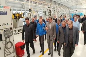 معاون وزیر صمت: صنعت خودرو بدون پیوند با شرکت‌های دانش‌بنیان آینده‌ای ندارد