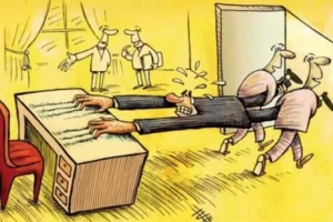در کشور ما یک مدیر هیچوقت تمام نمی‌شود، بلکه از این صندلی به آن صندلی منتقل می‌شود