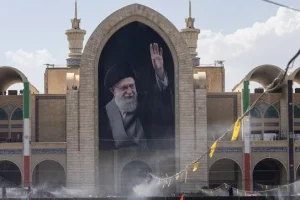 مراسم وداع با پیکر رهبری شهید تا ساعت ۲۲ امشب تمدید شد
