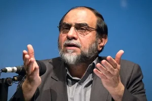 واکنش استاد اقتصاد دانشگاه تهران به سخنان عجیب رحیم‌پور ازغدی: رسانه‌های قدرتمند جهان از این مواضع استفاده و بر اساس آن، روایت مورد نظر خود را شکل می‌دهند/ اقتصاد کشور طی حدود ۱۵ سال گذشته با نرخ سرمایه‌گذاری ثابت منفی مواجه بوده