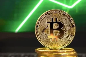 جهش بیت‌کوین به 62000 دلار با امید به کاهش نرخ بهره
