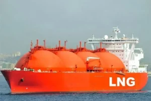 قطر طرح افزایش تولید گاز مایع را متوقف کرد